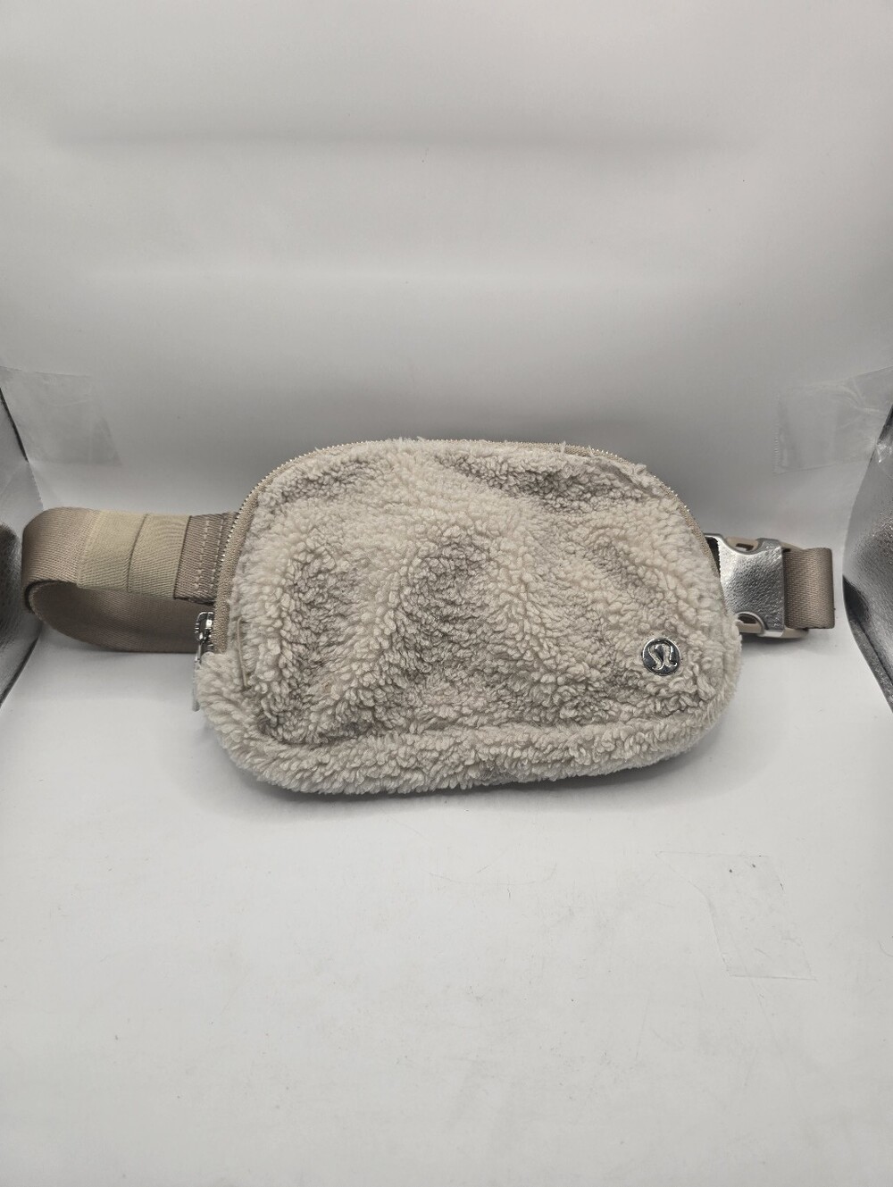 Lululemon Everywhere Belt Bag Fanny Pack Beige Cream Fleece Sherpa back pocket